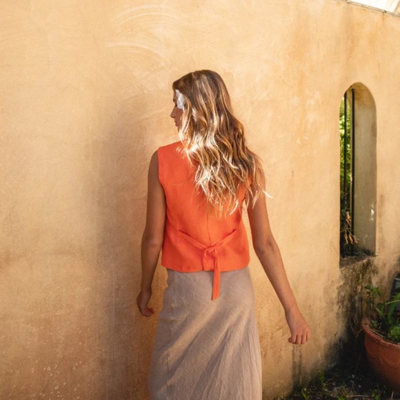 VRG GIRL Italian Streets Linen Vest in Orange | NWT - Picture 3 of 7